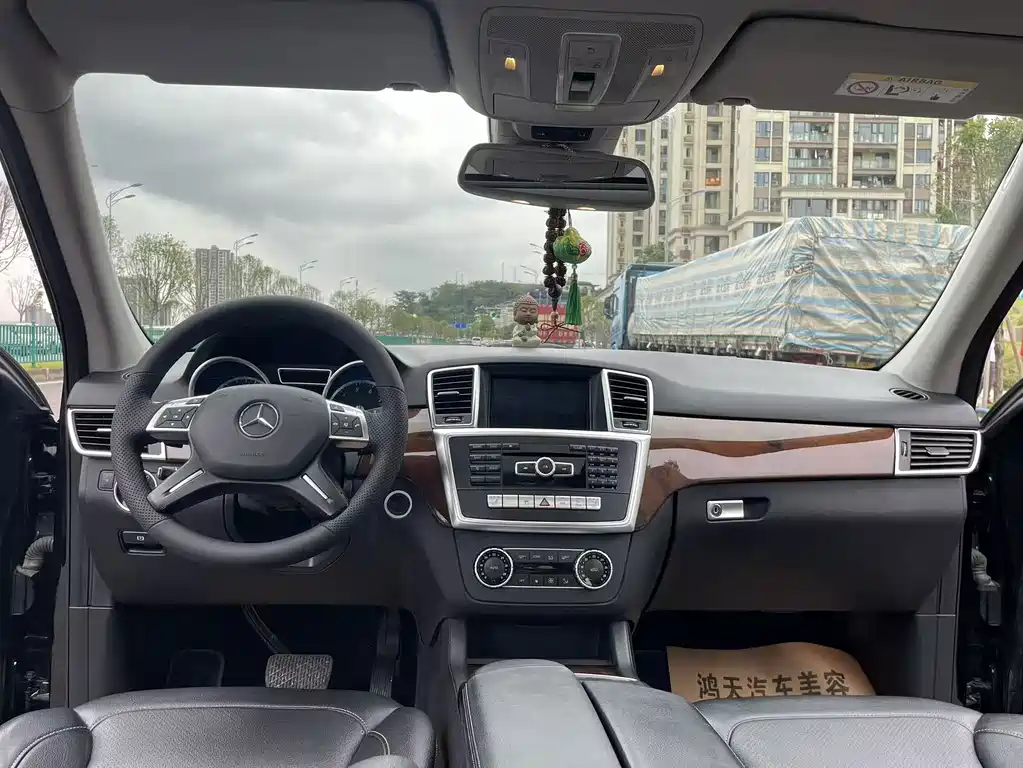 Mercedes-Benz M-Class — миниатюра 7