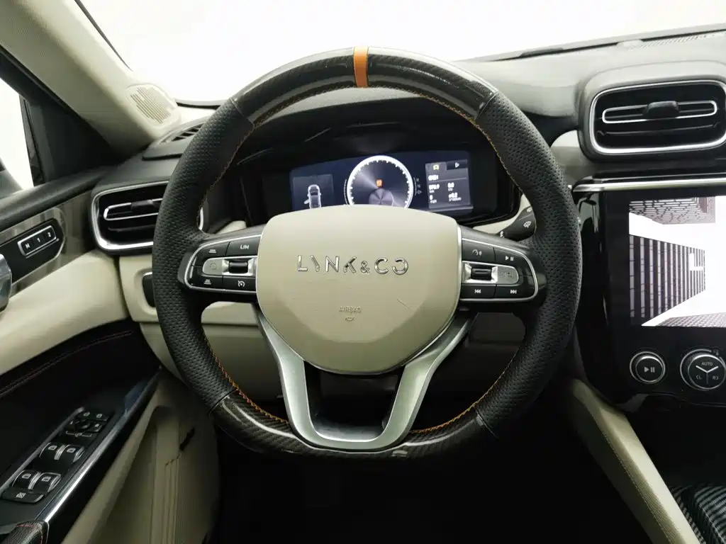 Lynk & Co 02 — миниатюра 11