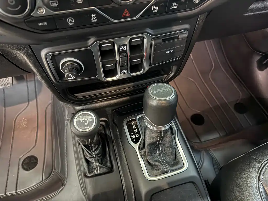 Jeep Gladiator — миниатюра 6