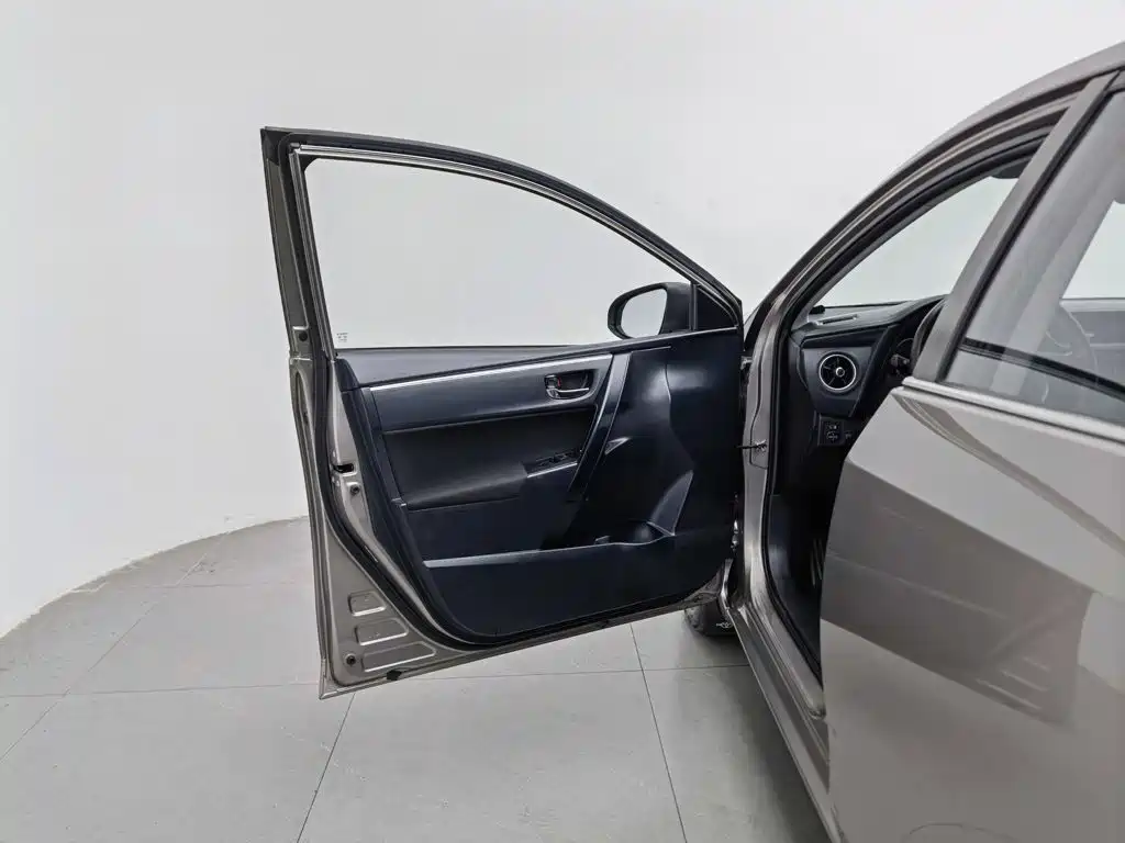 Toyota Corolla — миниатюра 8