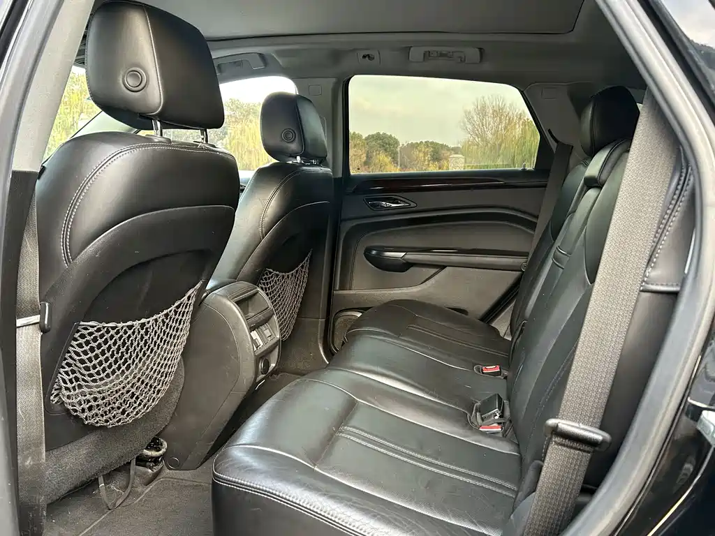 Cadillac SRX — миниатюра 10