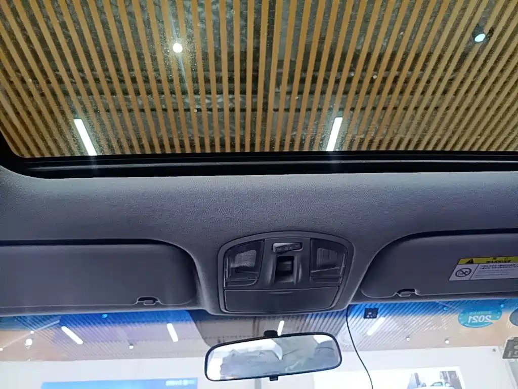 Hyundai Elantra — миниатюра 18