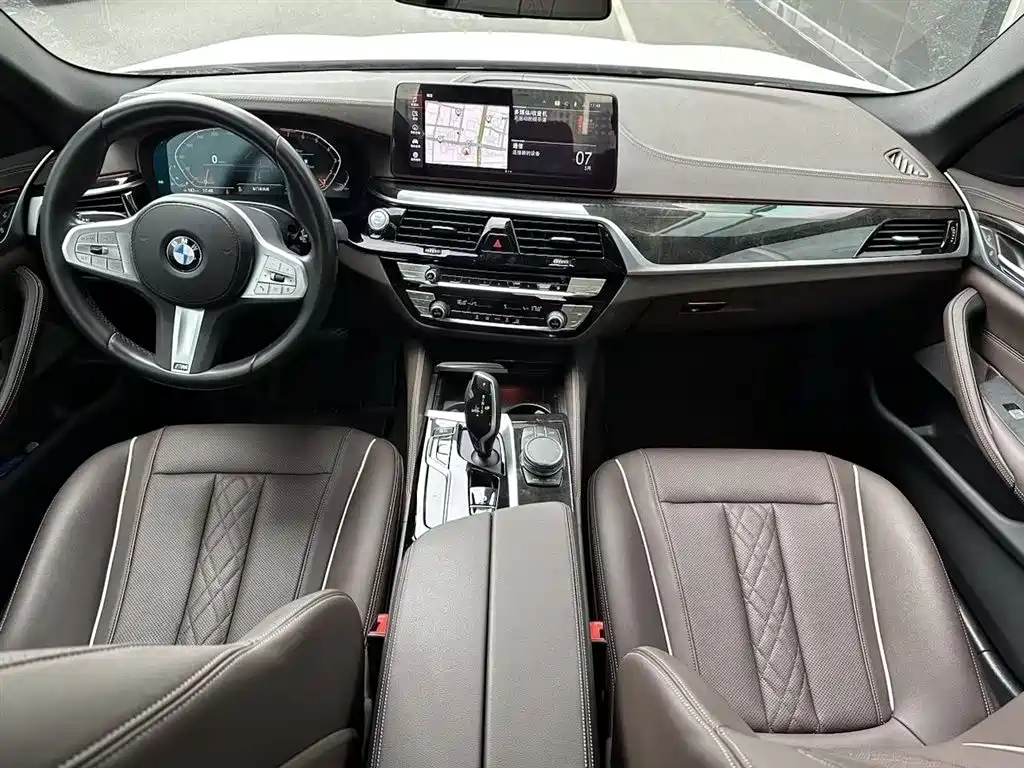 BMW 5 series 2023 Белый из Китая, фото 3