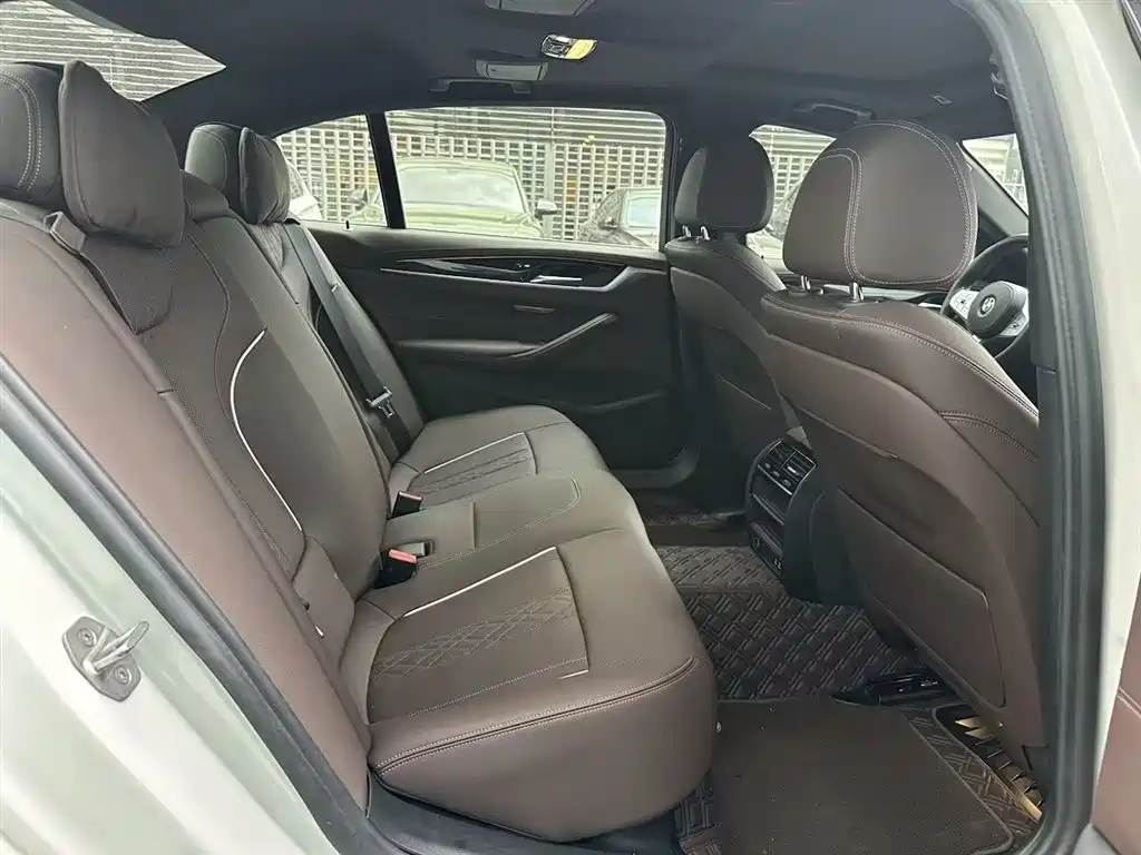 BMW 5 series 2023 Белый из Китая, фото 4