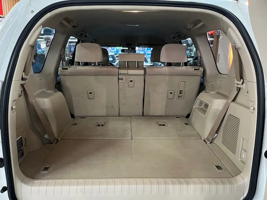 Toyota Land Cruiser Prado 2012 2.7L AT