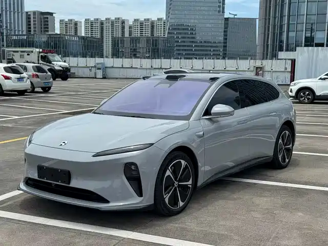2025 Nio ET5