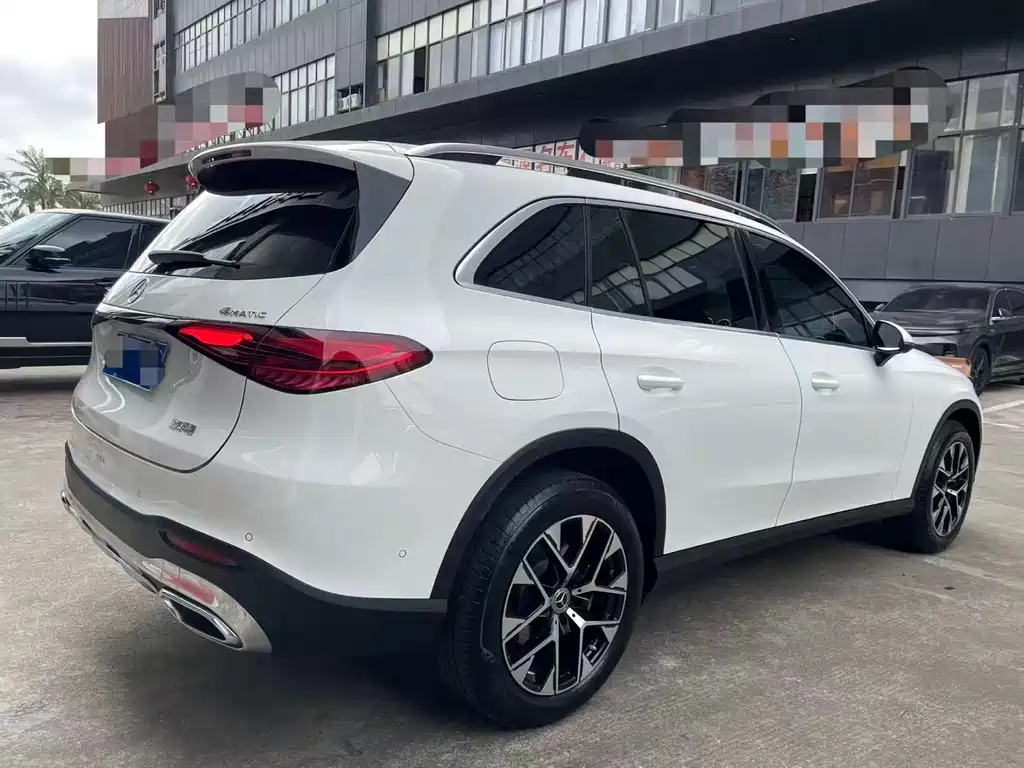 Mercedes-Benz GLC 2023 GLC 260 L 4MATIC 5 мест