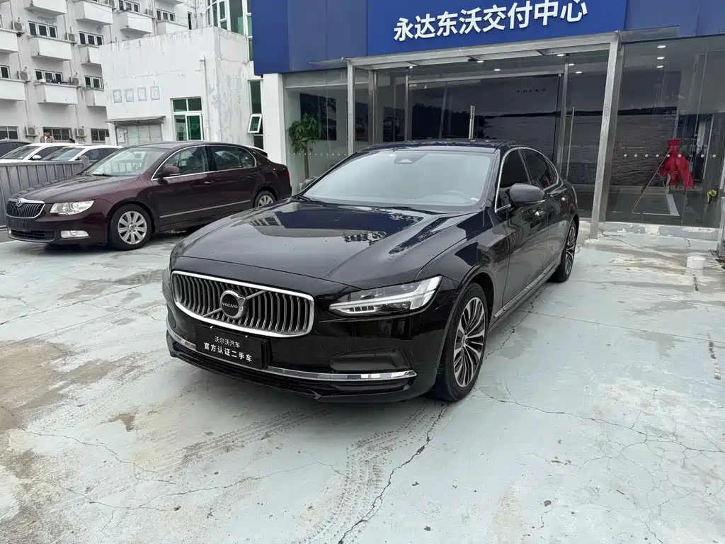 Volvo S90 2023 B5 Luxury