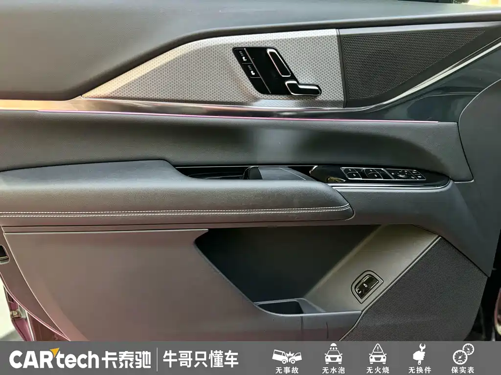 Cadillac XT5 — миниатюра 7