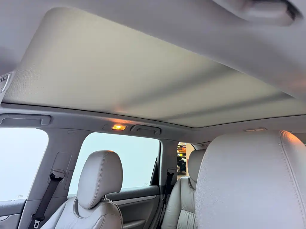 Porsche Cayenne — миниатюра 31