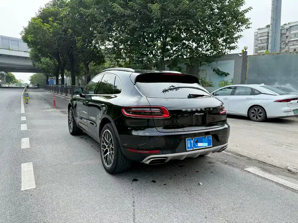 Porsche Macan — миниатюра 4