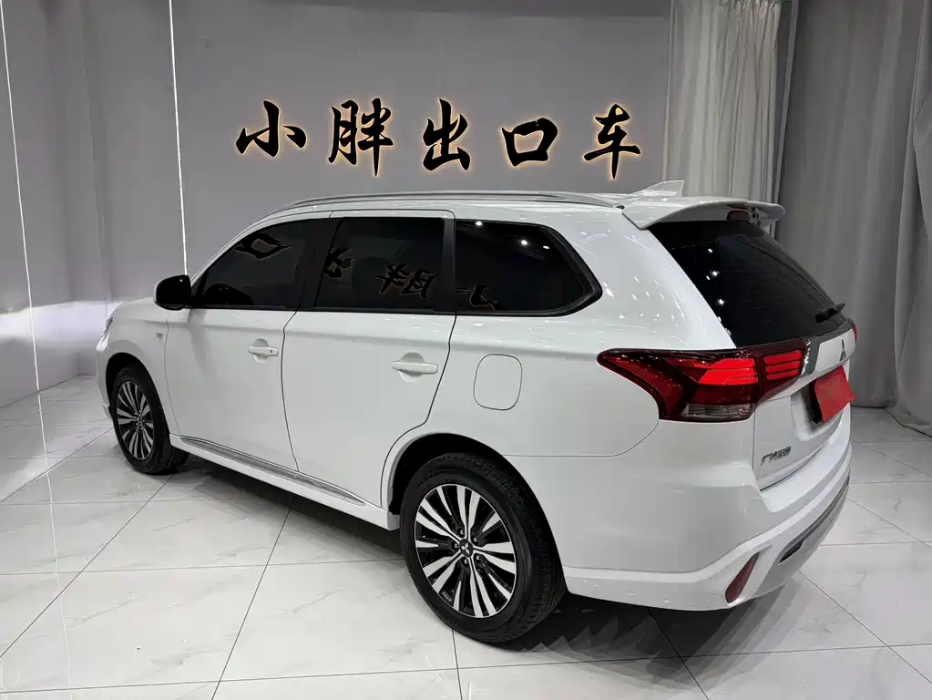 Mitsubishi Outlander 2021 2.0L 5 мест