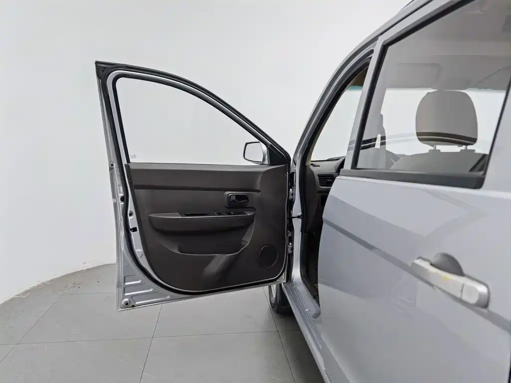 Wuling Hongguang — миниатюра 8