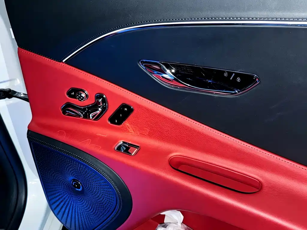 Bentley Flying Spur — миниатюра 6