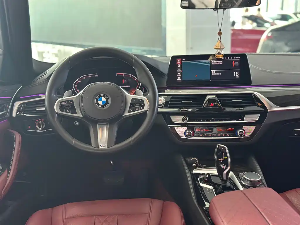 BMW 5 Series — миниатюра 11