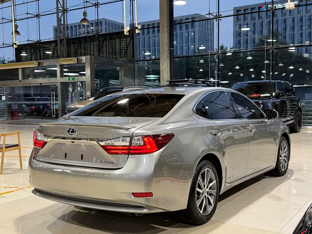 Lexus ES — миниатюра 22