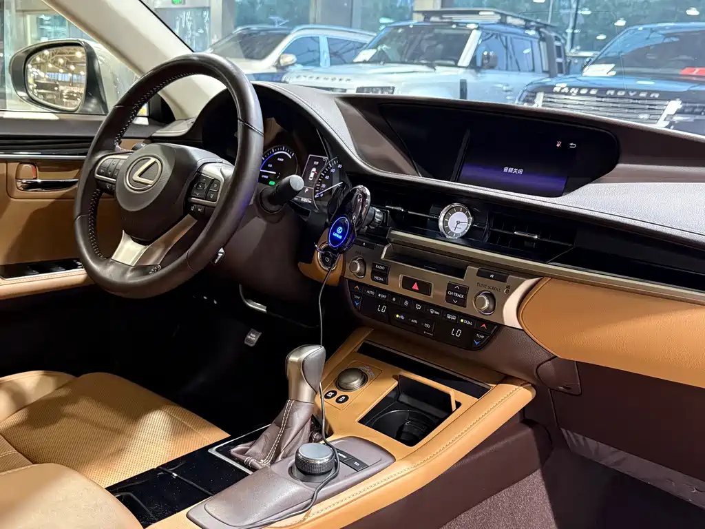 Lexus ES — миниатюра 7
