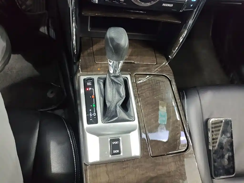 Toyota Reiz — миниатюра 12
