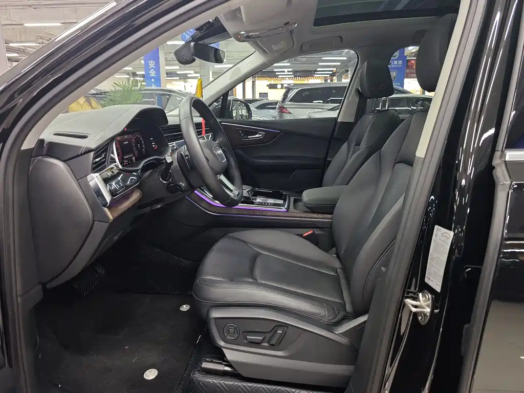 Audi Q7 2023 55 TFSI quattro S line Sport