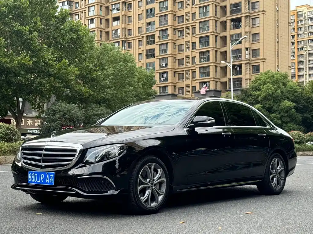 Mercedes-Benz E-Class — миниатюра 2