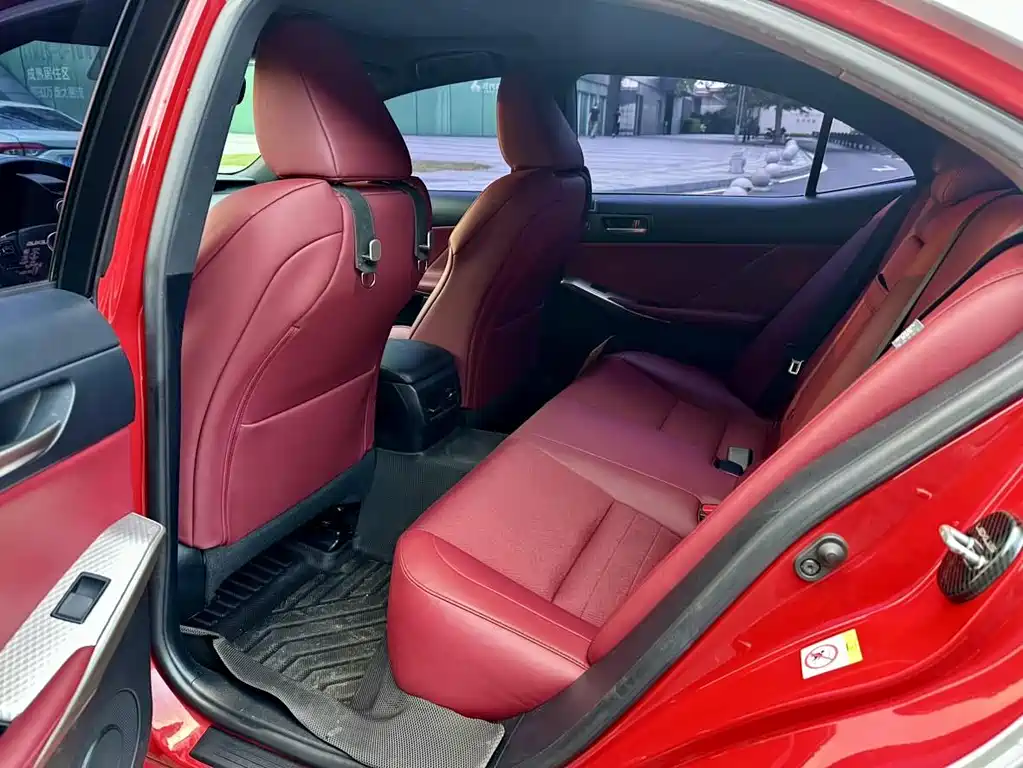 Lexus IS — миниатюра 5