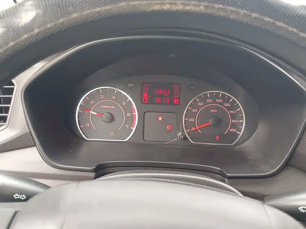 Wuling Hongguang V — миниатюра 7