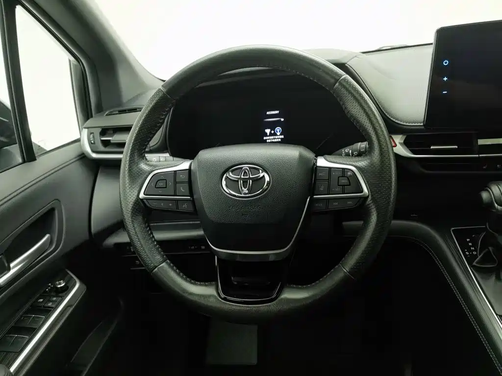 Toyota Sienna — миниатюра 11