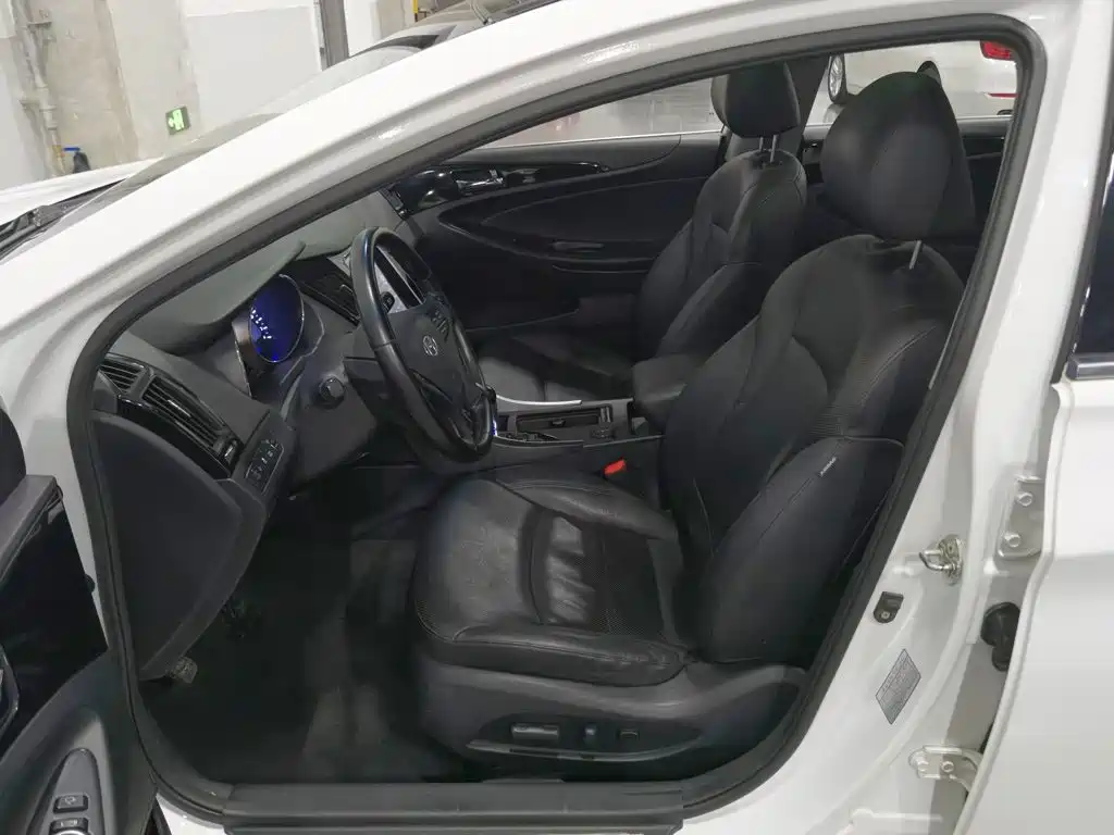 Hyundai Sonata — миниатюра 10