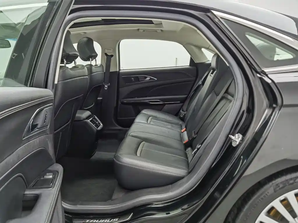 Ford Taurus — миниатюра 15