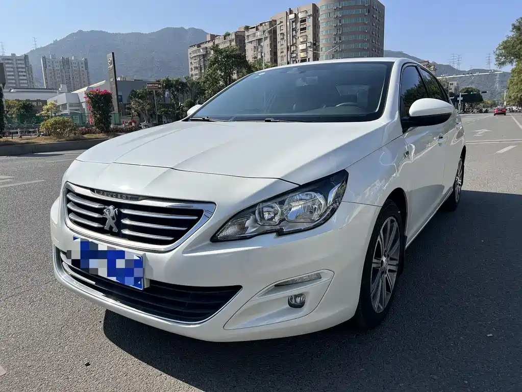 PEUGEOT 408