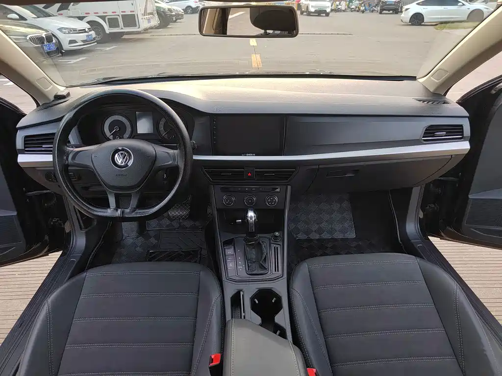 Volkswagen Lavida — миниатюра 4