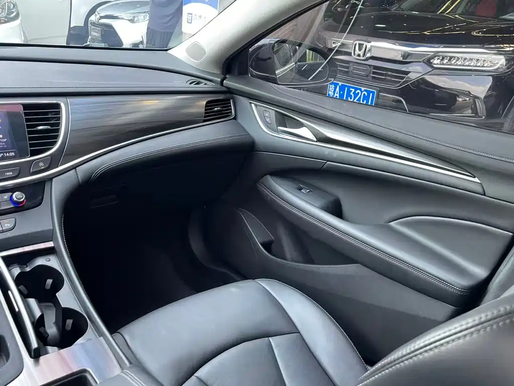 Buick LaCrosse — миниатюра 10