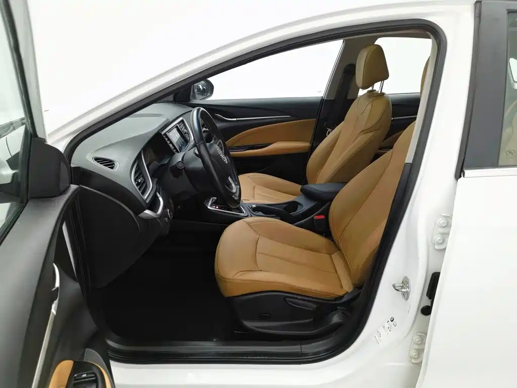 Buick Excelle — миниатюра 10
