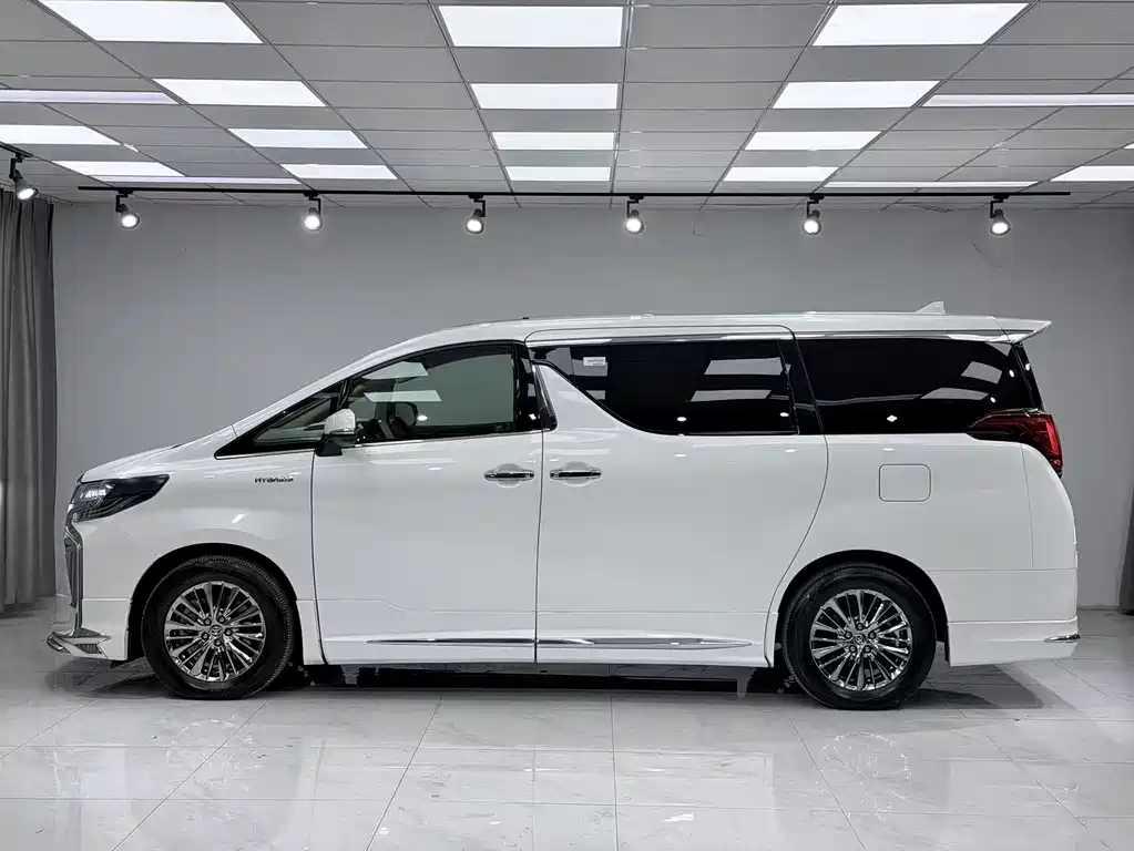 Toyota Vellfire 2020 2.5L HV Luxury