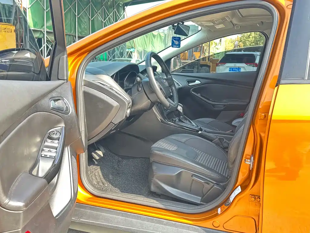 Ford Focus — миниатюра 8