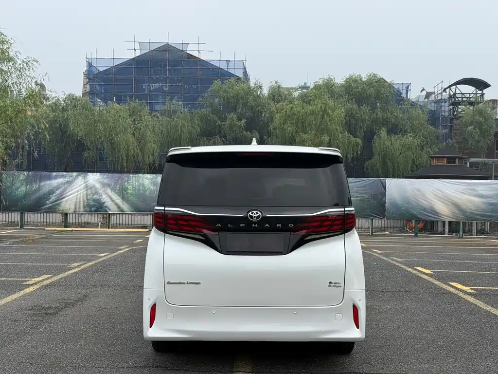 Toyota Alphard 2024 2.5L Luxury