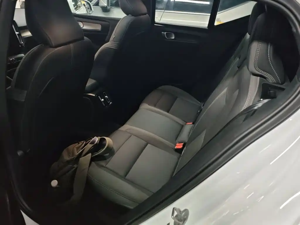 Volvo XC40 — миниатюра 17