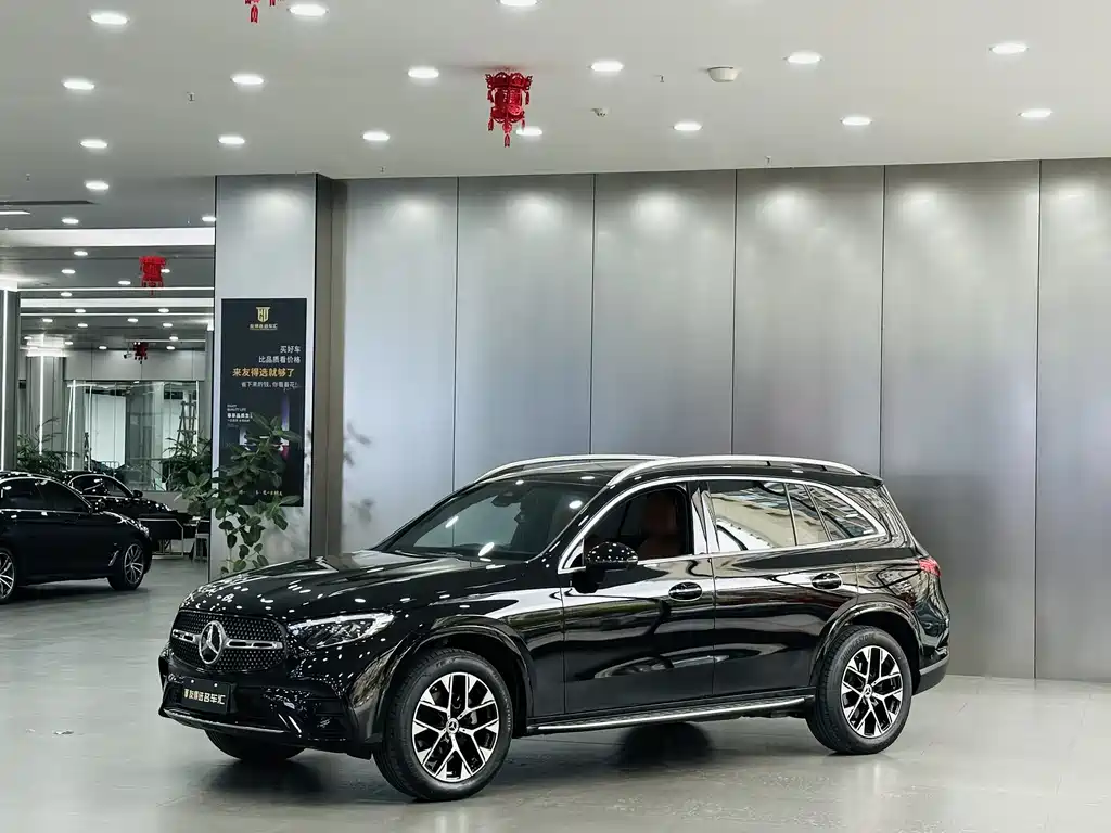 Mercedes-Benz GLC 2023 GLC 260 L 4MATIC Luxury 5 мест