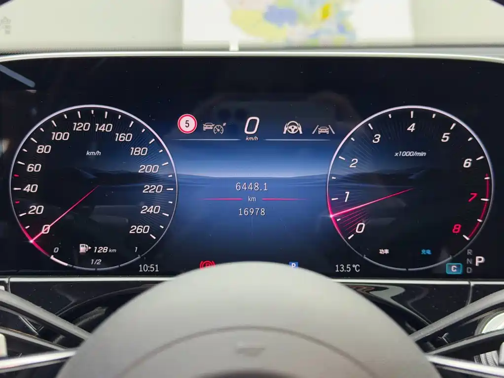 Mercedes-Benz E-Class — миниатюра 18