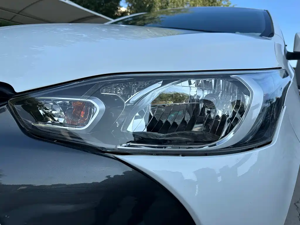 Toyota Yaris L — миниатюра 17