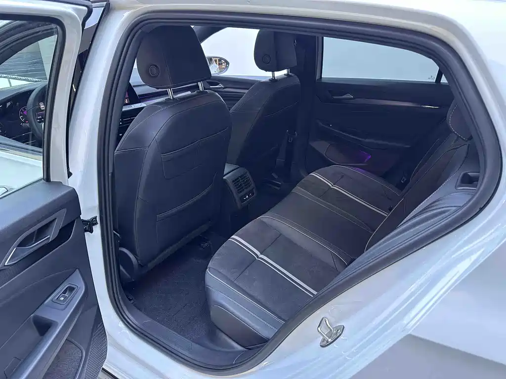 Volkswagen Golf 2023 280TSI DSG R-Line Lite