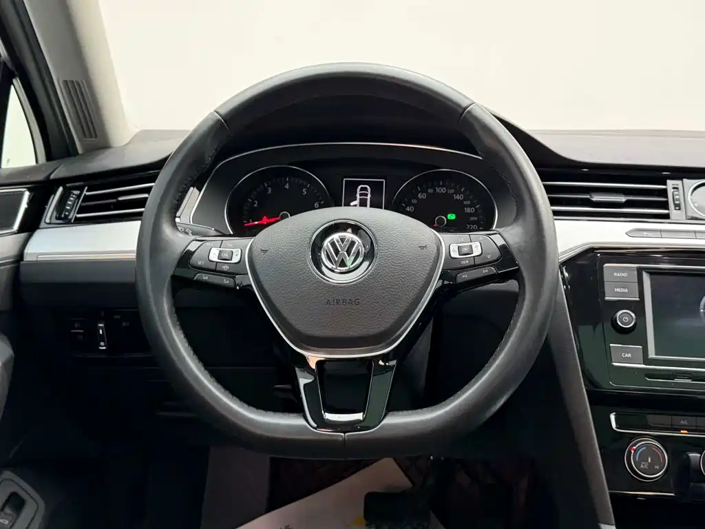 Volkswagen Magotan — миниатюра 8