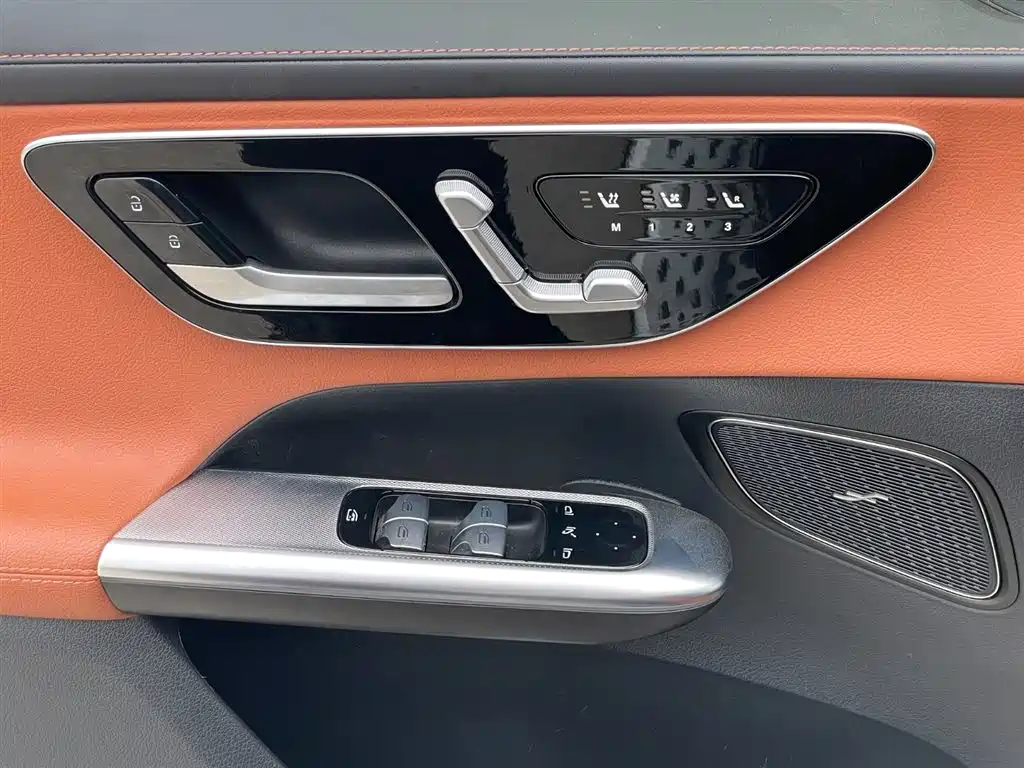 Mercedes-Benz GLC 2024 GLC 300 L 4MATIC 5 мест