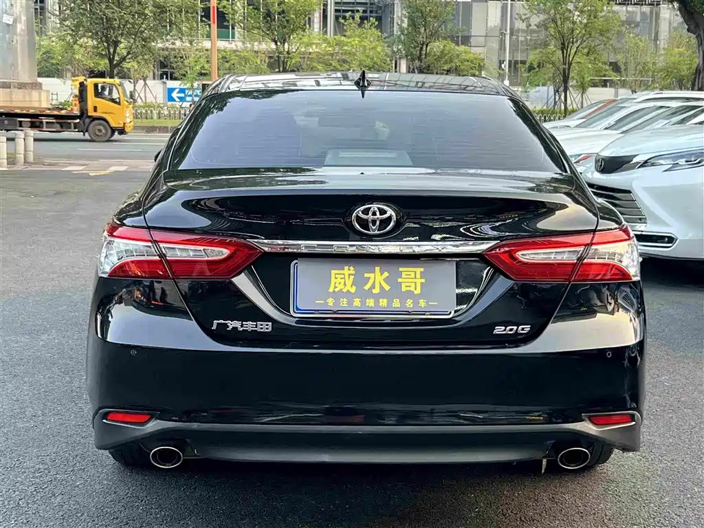Toyota Camry — миниатюра 6