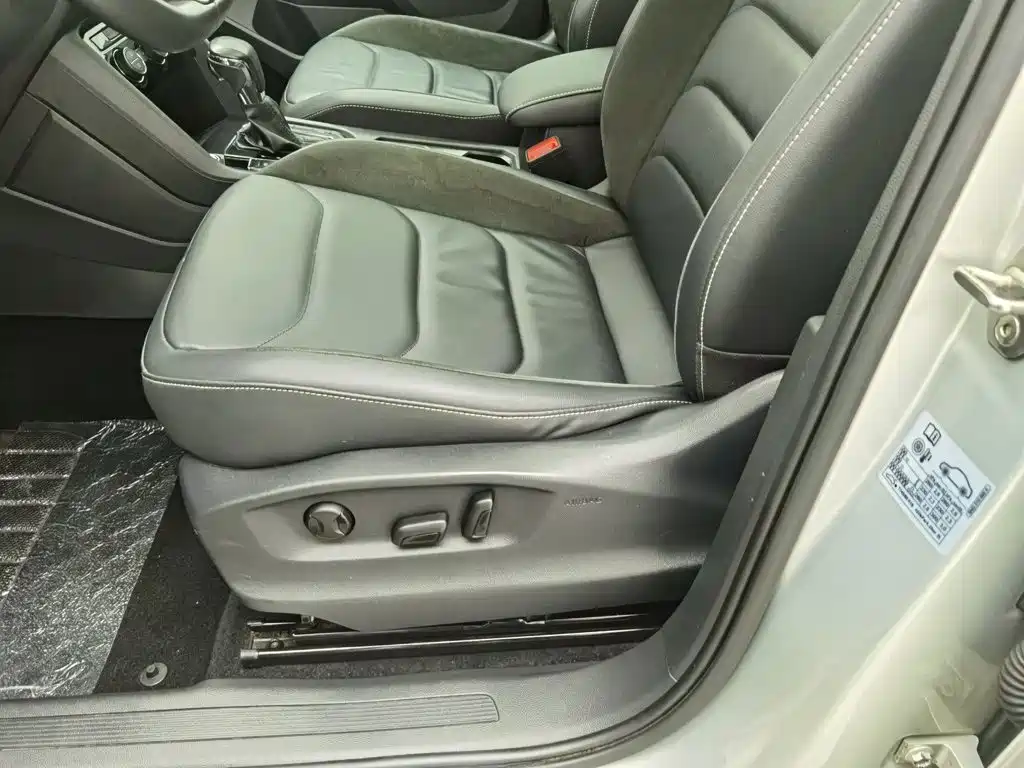 Volkswagen Tiguan L — миниатюра 20