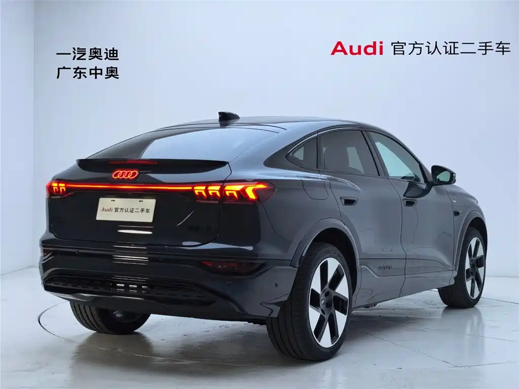 AUDI Q6L SPORTBACK E TRON