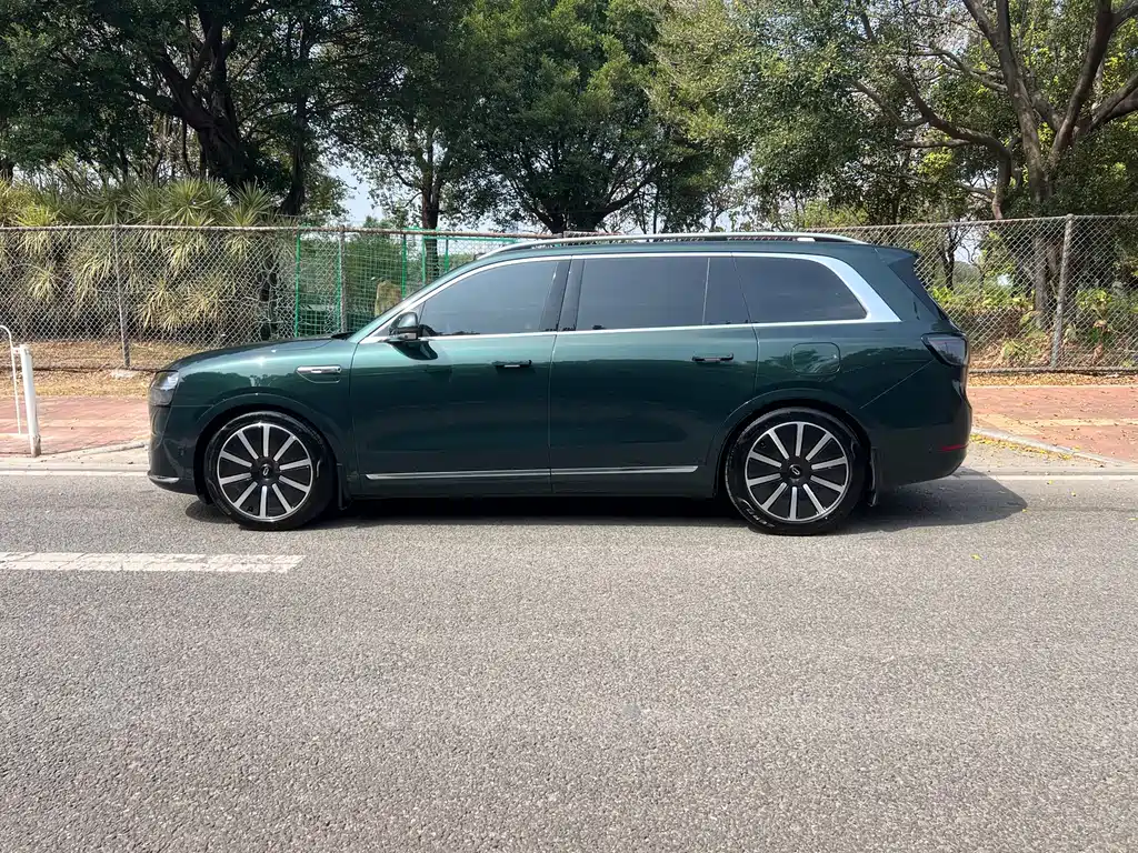 AITO ASK THE WORLD M9