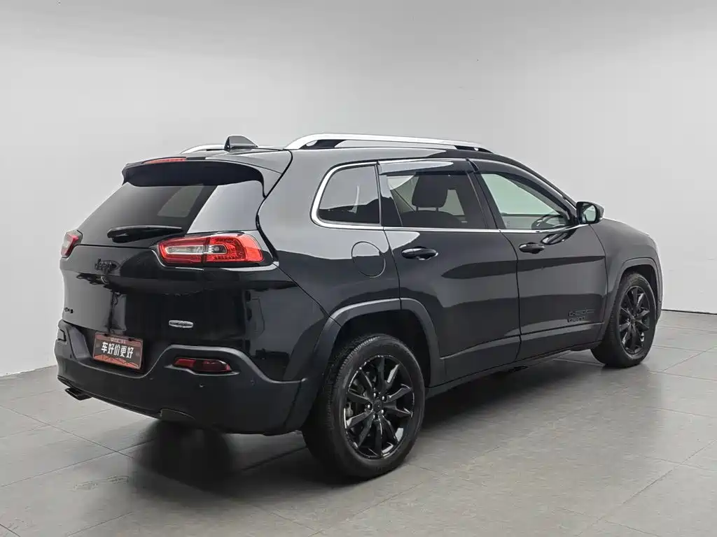 Jeep Cherokee (Import) — миниатюра 2