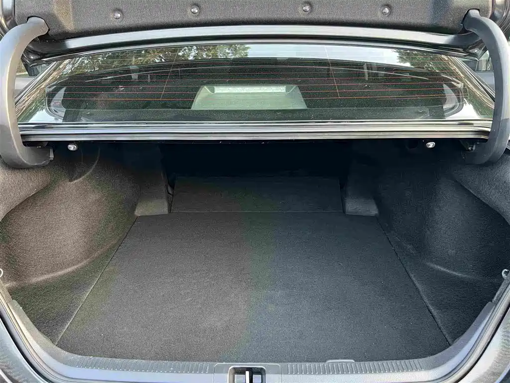 Toyota Camry — миниатюра 17
