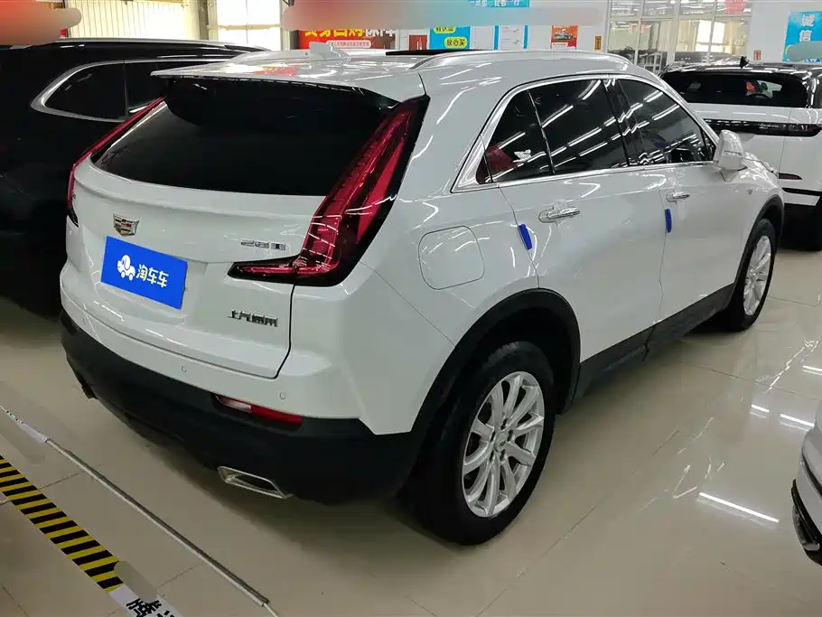 Cadillac XT4 2023 28T
